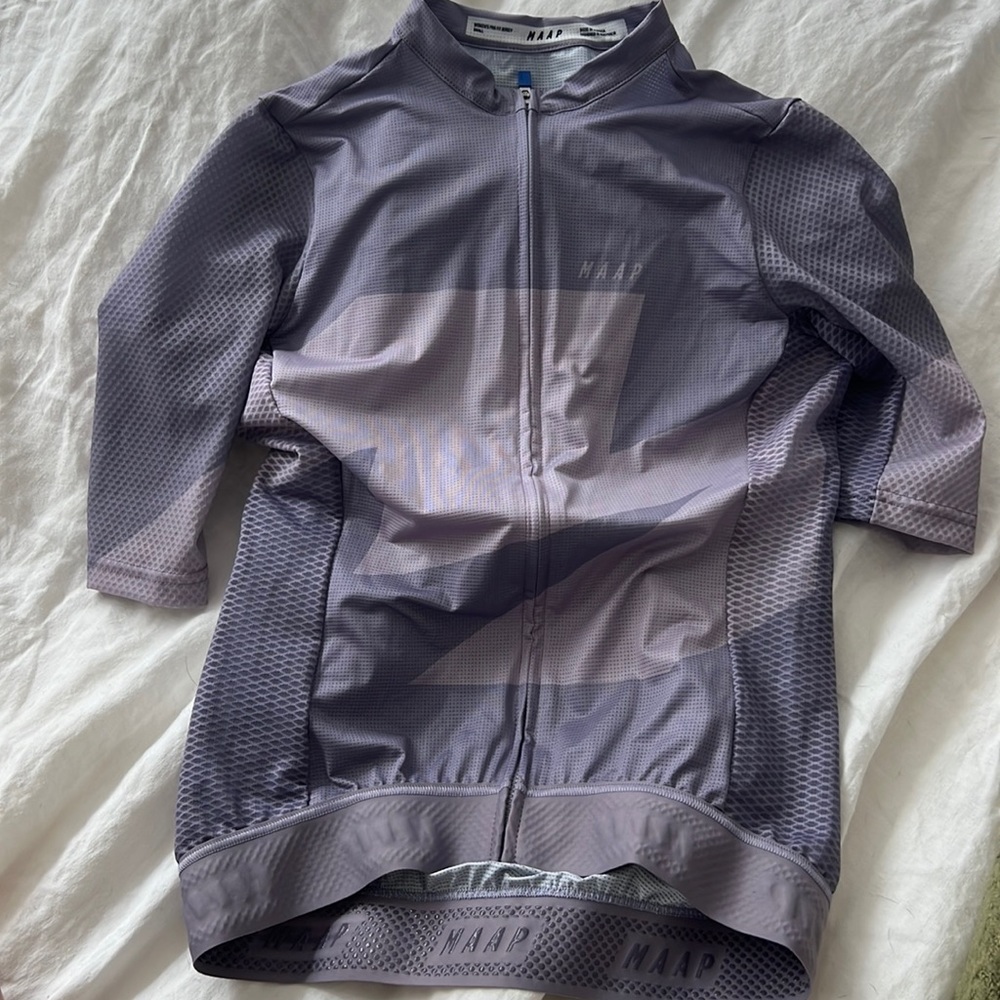 Women's Maap evolve 3D pro air jersey size small, raisin color